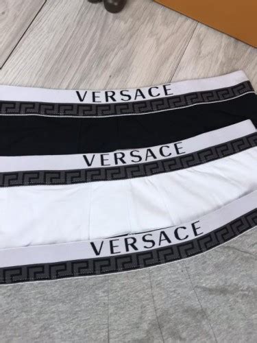 versace 000 .